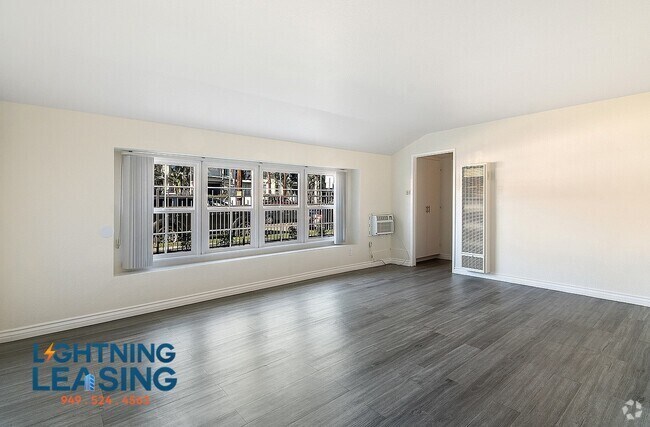Building Photo - 20326-20325 Saticoy St Unit 17D Rental