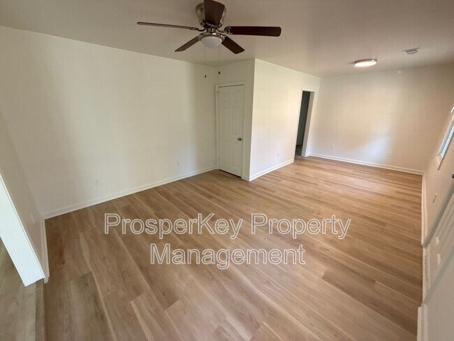 Photo - 1413 John Smith Ave