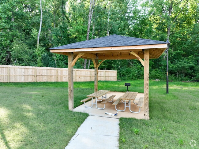 Gazebo - Sycamore Station