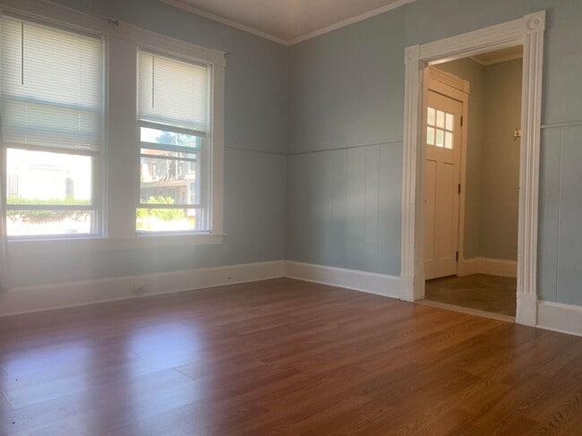 5 Pleasant St