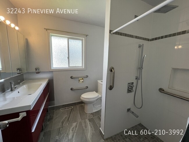 Photo - Bright 3 Bedroom Home with Large Shop!