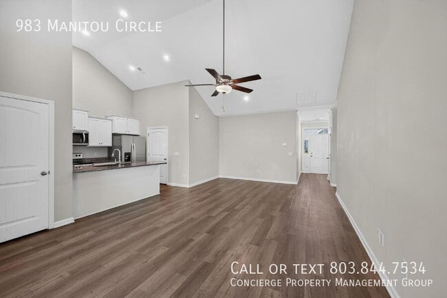 Photo - 983 Manitou Cir