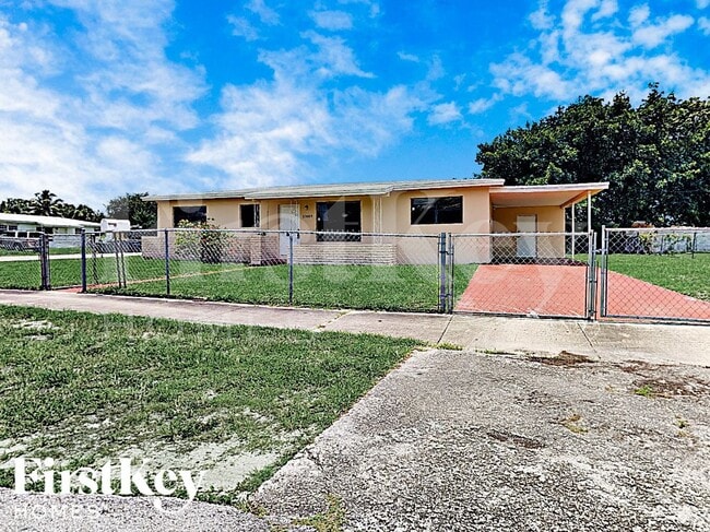 Building Photo - 17800 NW 28th Ct