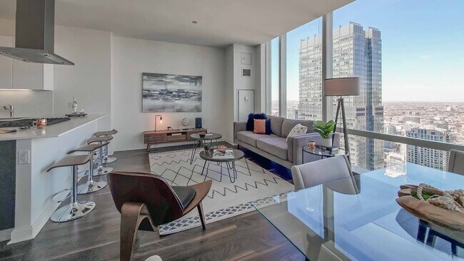 Photo - 213 N Clark St