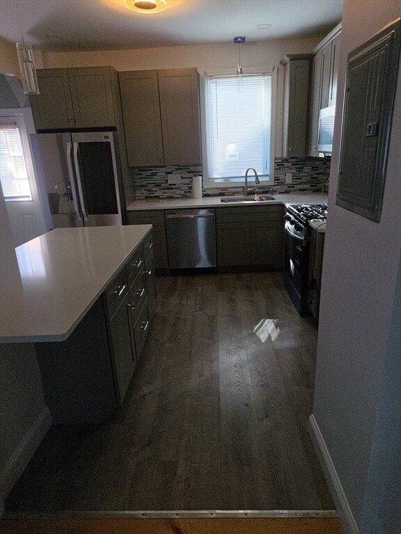 Building Photo - 90 I-90 Unit 1