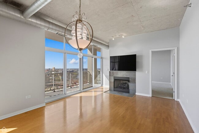 Building Photo - 700 N Larrabee St Unit 1715