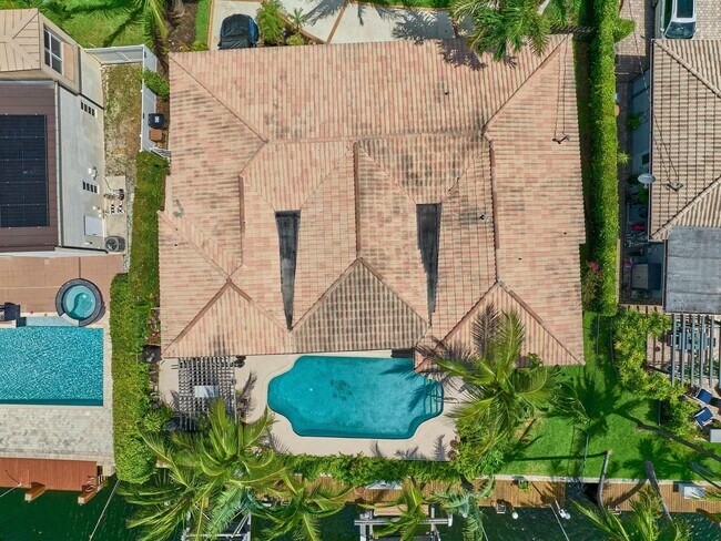 Photo - 2810 NE 48th Ct