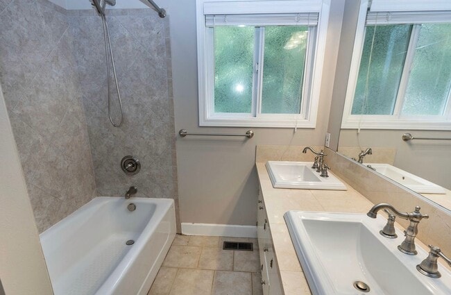 Photo - 9610 SW Washington Pl