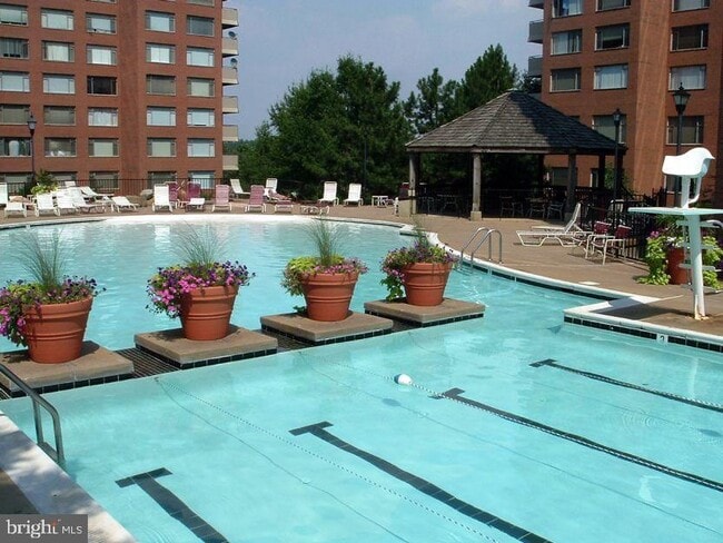Photo - 1011 Arlington Blvd Unit 1018