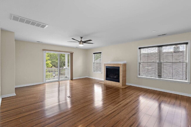 Photo - Tri Level townhome