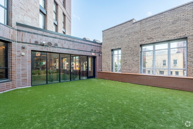 Outdoor Fitness Area - Oliv Madison