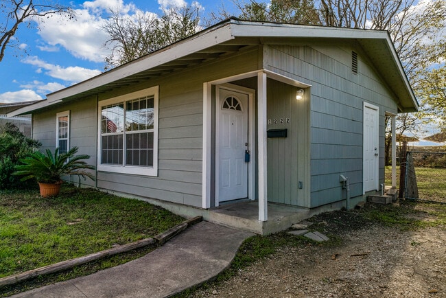 Photo - 1222 W Thorain Blvd