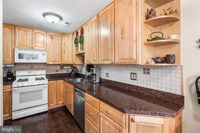 107 River Bank Dr