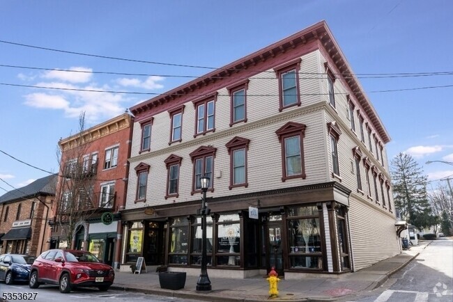 Building Photo - 180 Spring St Rental