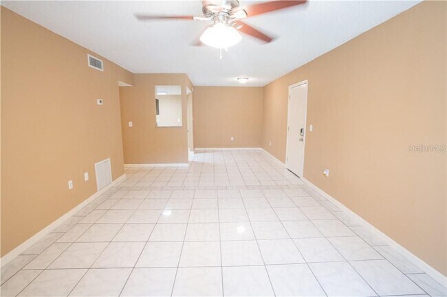 Photo - 914 Lake Destiny Rd