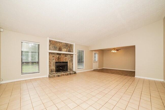 Photo - 35 Windsong Ct
