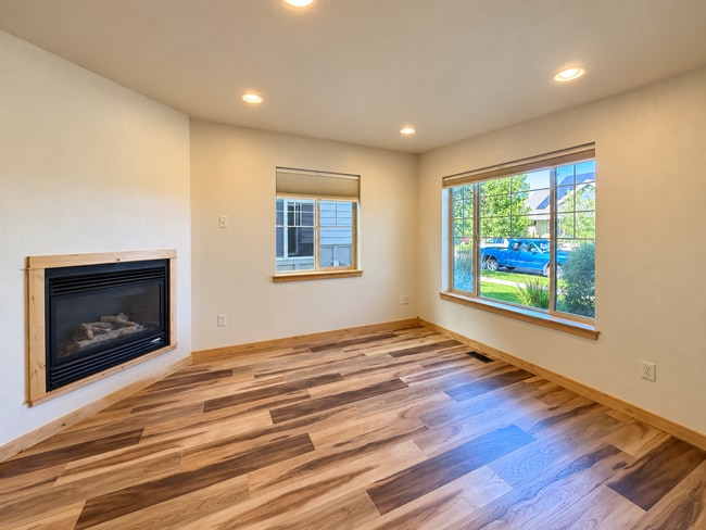Photo - 3152 Catkin Lane