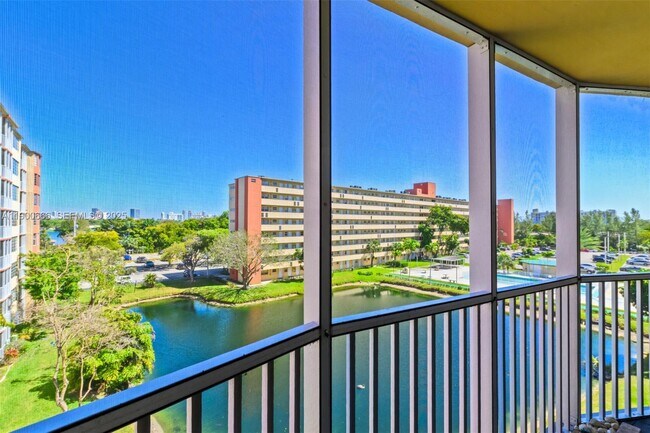 Photo - 1770 NE 191st St Unit 508-1