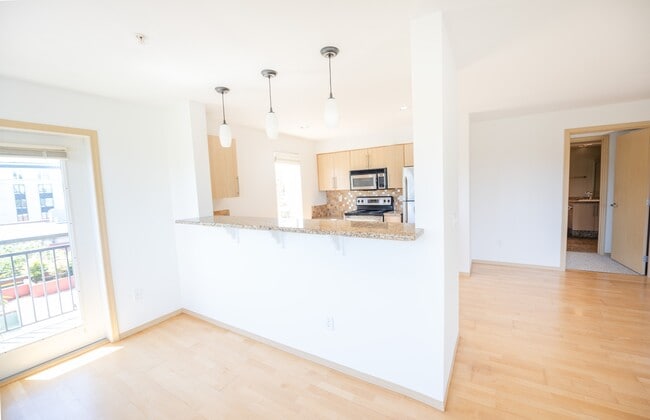 Photo - 424 N 85th St
