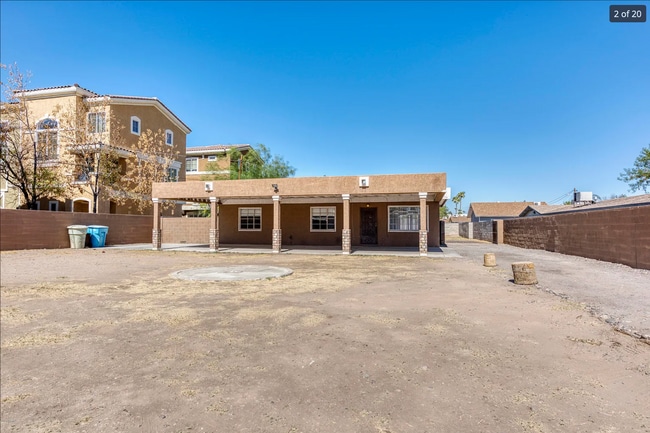 Building Photo - 2430 W Glenrosa Ave Rental