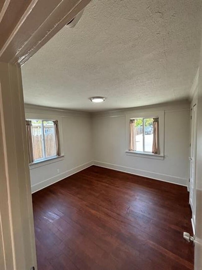 Photo - Nice Updated Home for Rent Unit Main House