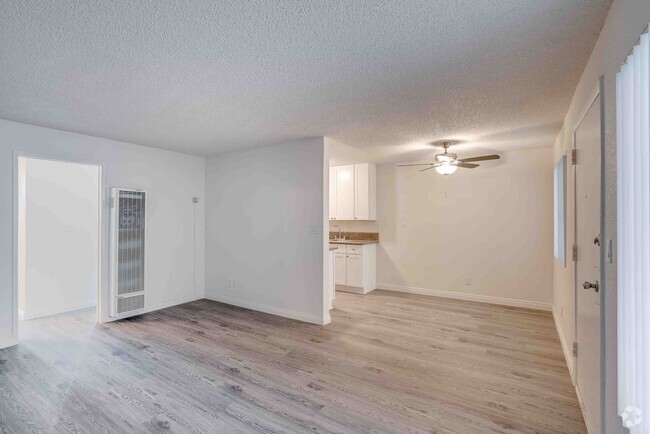 1HAB, 1BA - 598 ft²