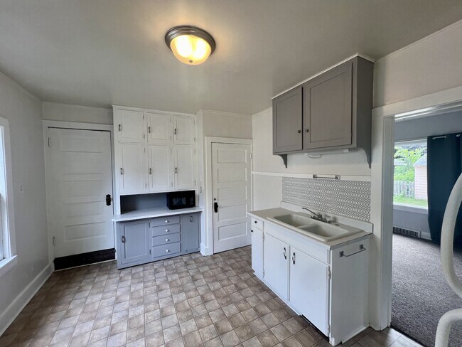 Photo - 1320 Swift Ave