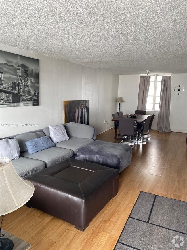 Building Photo - 1732 Meridian Ave Unit 702 Rental