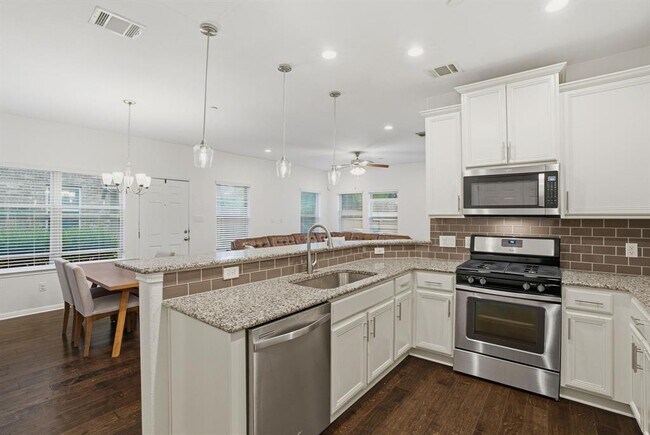 Photo - 2304 S Lakeline Blvd Unit 404