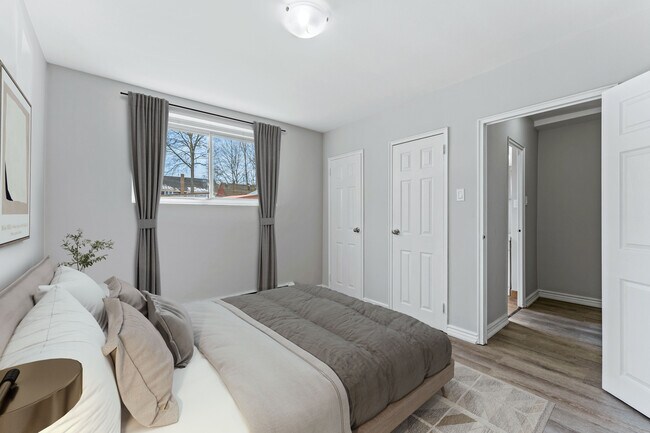 Photo - 383 Princess Avenue