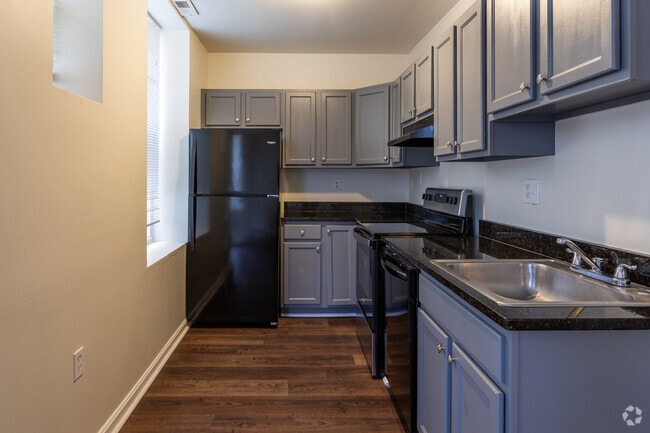 1BR, 1BA - 700SF - Kitchen