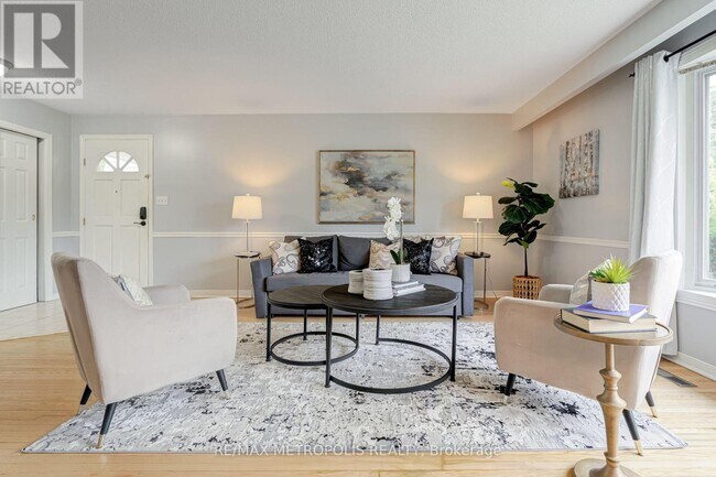 Photo - 287 Waverly St N