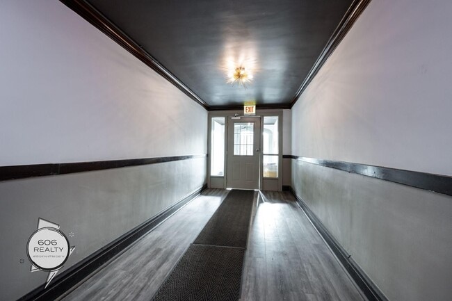 Photo - 2720 W Logan Blvd Unit 2
