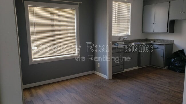 Photo - 461 E 9th St Unit 461