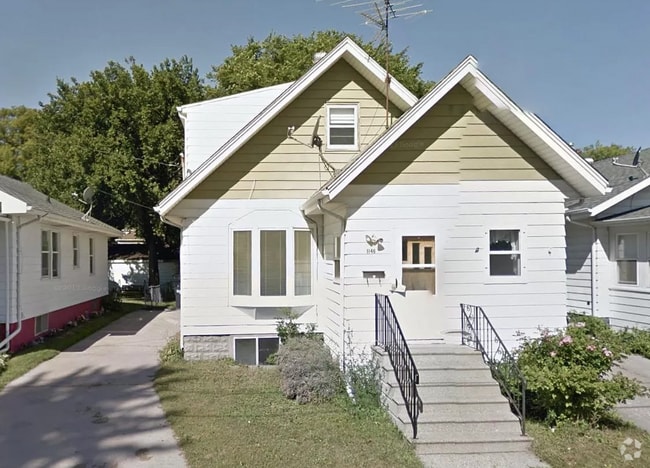 Building Photo - 1146 9th St N Rental