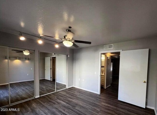 Building Photo - 12221 W Bell Rd Unit 224