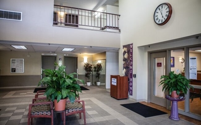 Photo - 8330 E Jefferson Ave