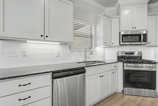 Photo - 1108 Pepperwood Ave