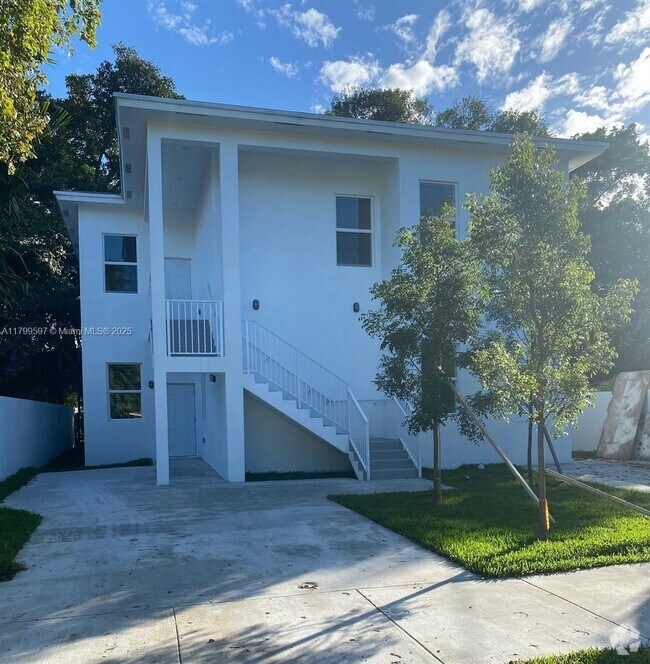 Building Photo - 1482 NW 46th St Unit B Rental