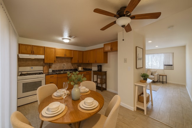 Photo - 10014 River St