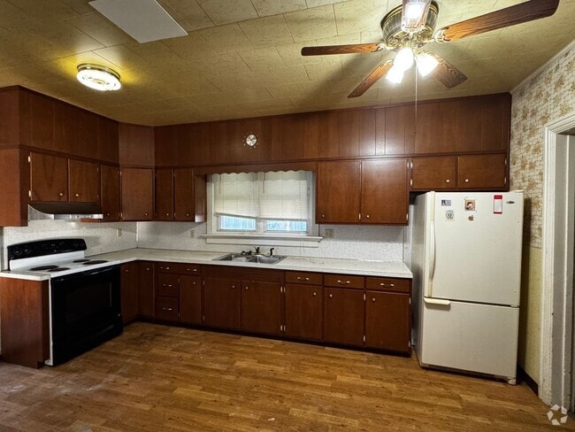 Building Photo - 05th St S 302-304 Unit Locust St 436-1 Rental