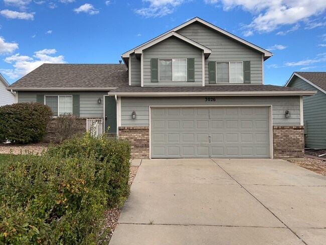 3 Bedroom 2.5 Bath 2 Car Garage House - 3 Bedroom 2.5 Bath 2 Car Garage House