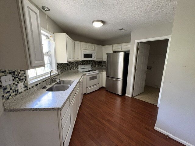 Photo - 2502 Bluff View Ct