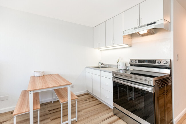 Photo - 2211 Ala Wai Blvd