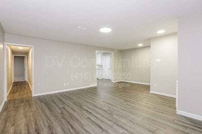 Photo - 2901 Creston Ave