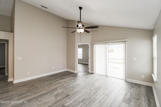 Photo - 3107 Wandering Oaks Dr