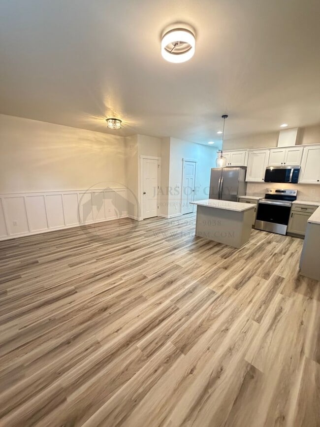 Photo - Welcome to your New Home- Brand New Unit- Be the First to live in it!!