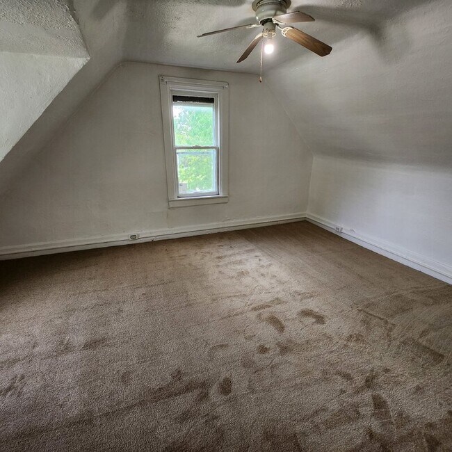 1706 E Walnut St Unit Apt 2 Condo for Rent in Des Moines, IA