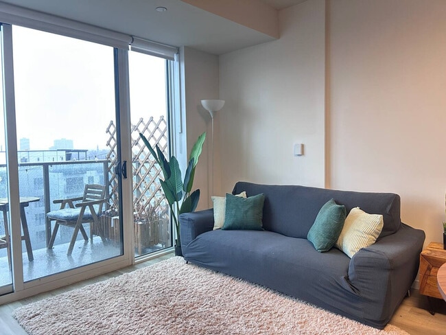 Photo - 18 Hamilton Ave N Unit SI ID1506204P