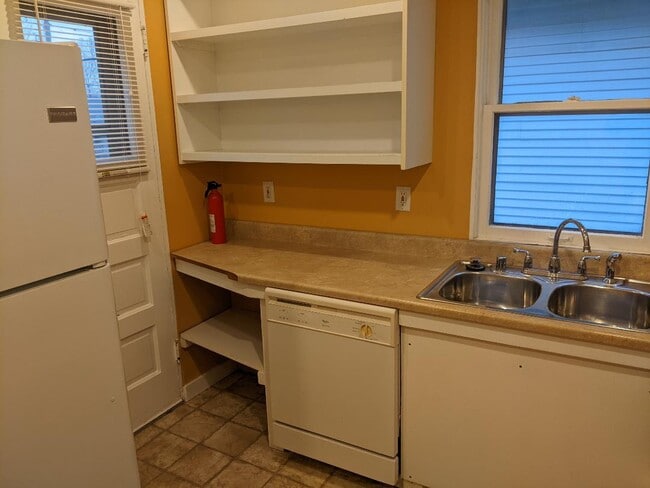 Kitchen - 3726 W Dorothy Pl Unit A